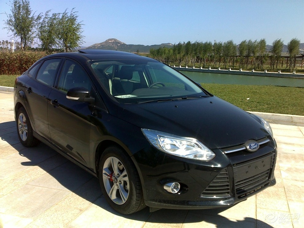 新福克斯 黑色 三厢1.6 mt 风尚版提车 求精!