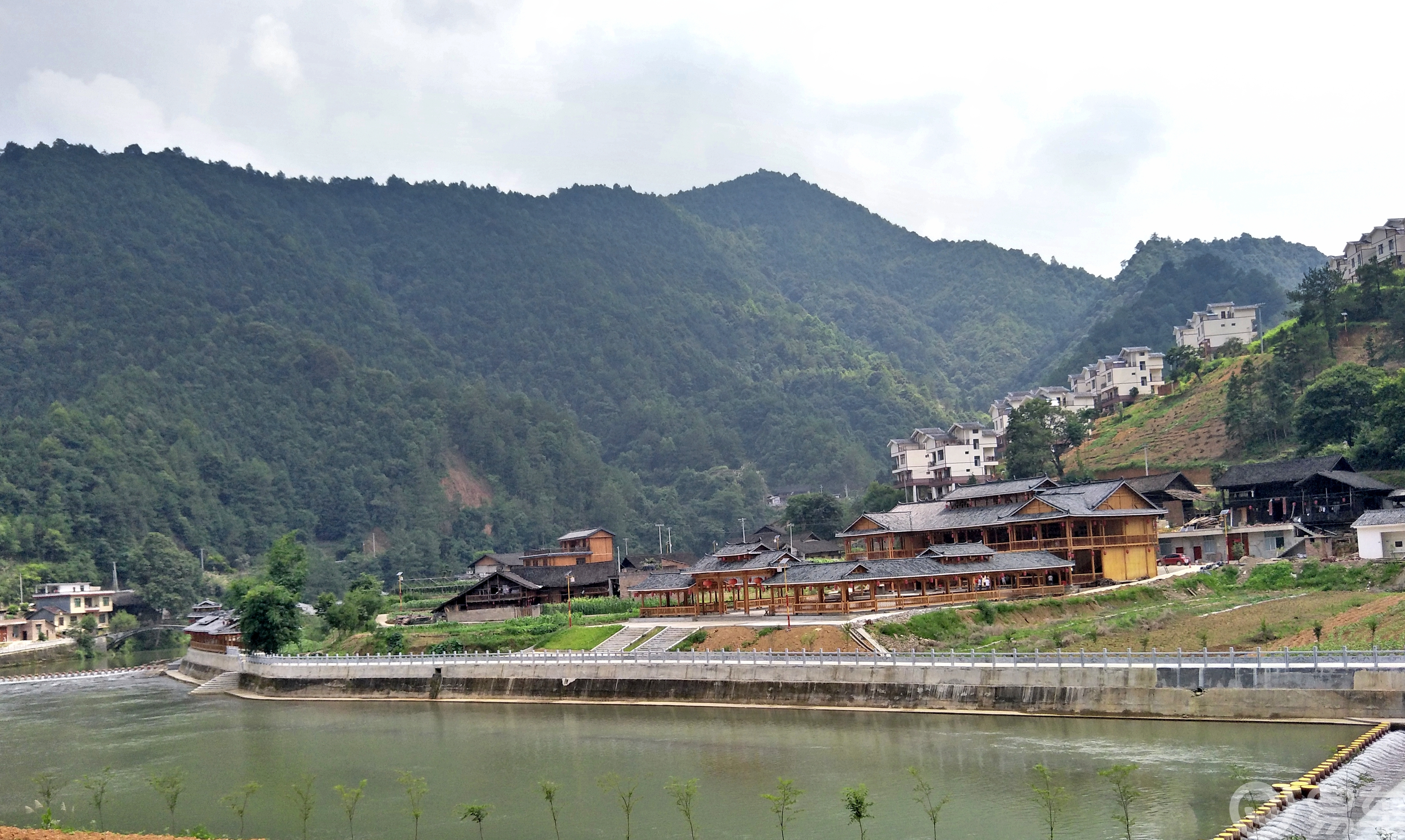 易车 论坛 英朗论坛 【神州瑶都之醉美千年瑶寨——桐冲口村】  查看