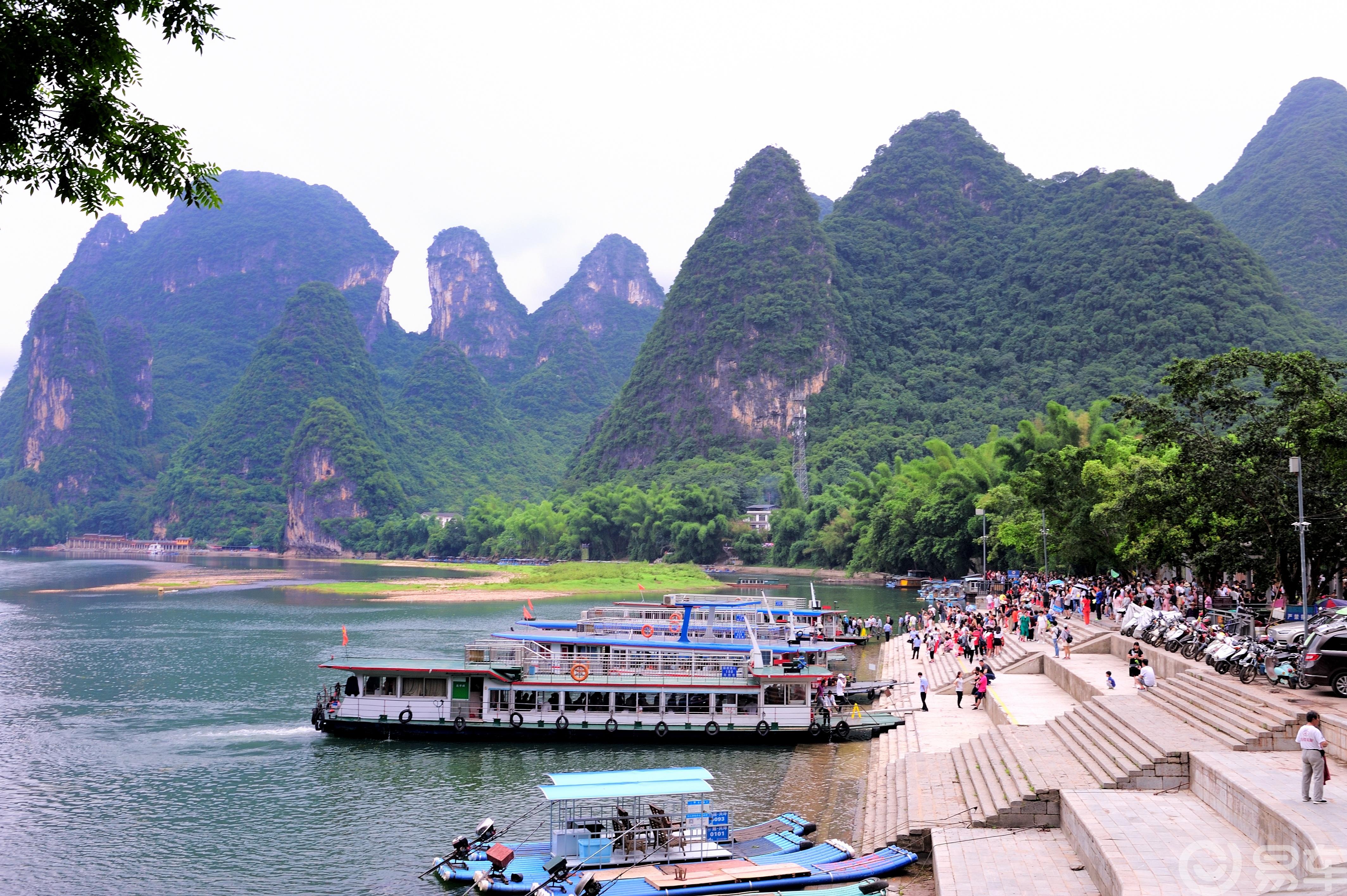 漓江边上的古镇兴坪古镇