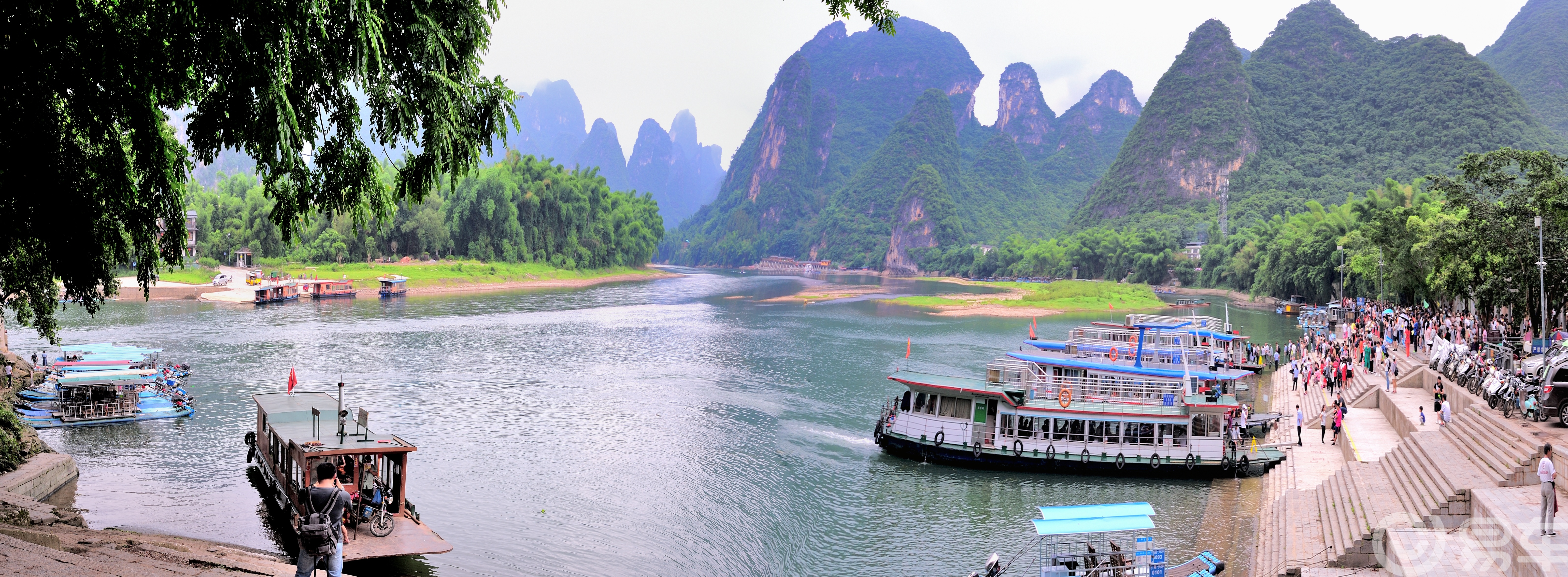 漓江边上的古镇兴坪古镇